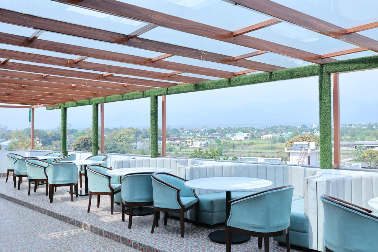 Hotel 7 Heaven Dehradun Zewnętrze zdjęcie