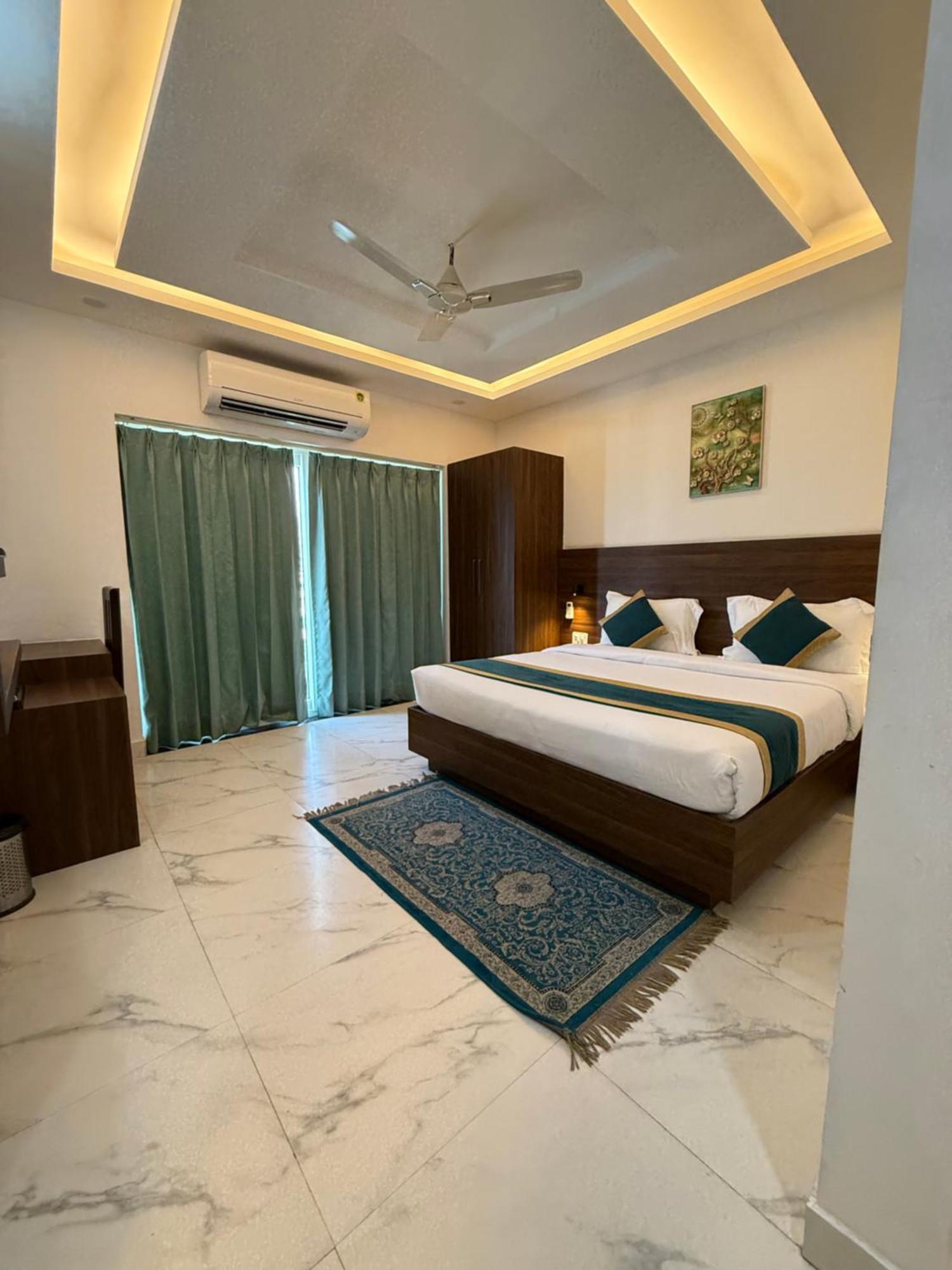 Hotel 7 Heaven Dehradun Zewnętrze zdjęcie